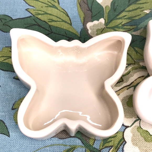 VTG Ceramic with Gilted Gold Butterfly Vanity Box - Picture 9 of 10